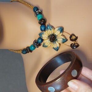 Handmade Flower Bead Necklace with Wood Bangle Set